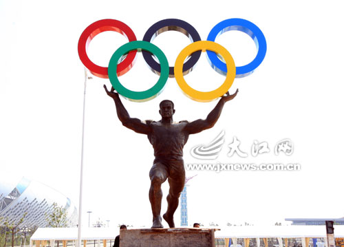 南昌国际体育中心城运雕塑已建成